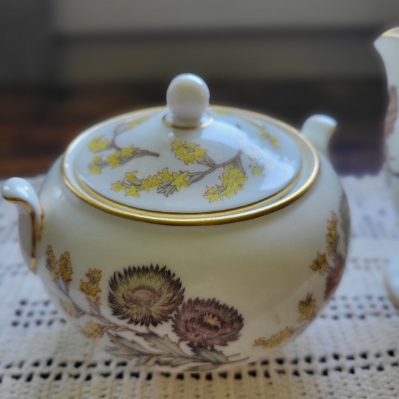 Wedgwood Lichfield England Bone China Covered Sugar & Creamer - Picture 8 of 10